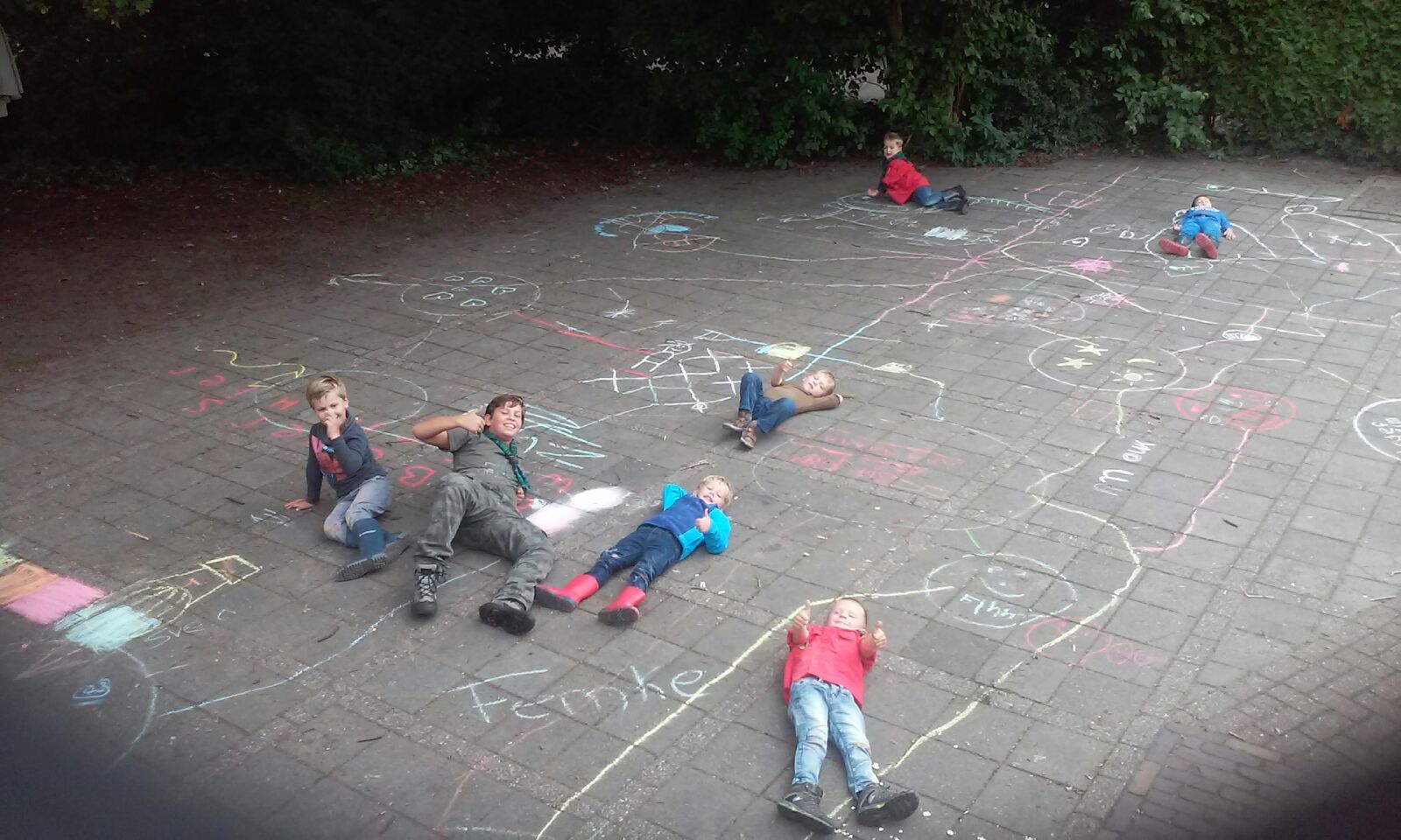 Stoepkrijten met de bevers.